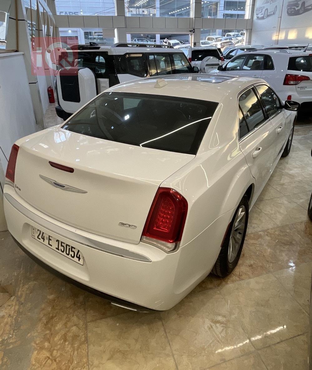 كرايسلر 300